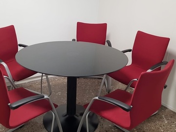 Renting out: Round table meeting room