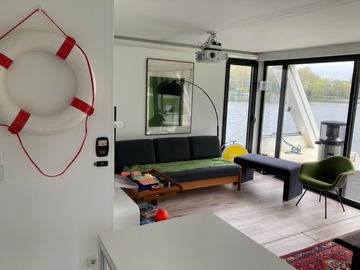 Renting out: Fully equipped cozy houseboat loft in the heart of Berlin