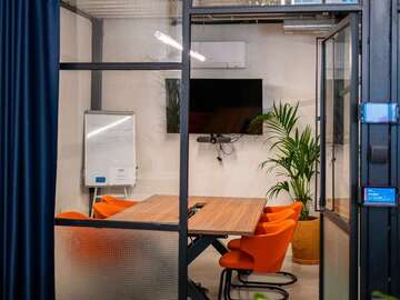 Renting out: Meeting Rooms at AREA Coworking - up to 8 pax